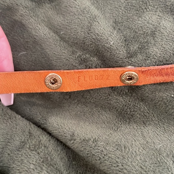 LOUIS VUITTON POCHETTE FLORENTINE BUM BAG MONOGRAM #FL0052 Belt #FL0072🤎🤎 - Picture 9 of 12